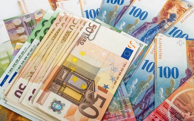 پایان عرضه ارز دولتی به مسافران/یوروی مسافری هم دو نرخی می‌شود