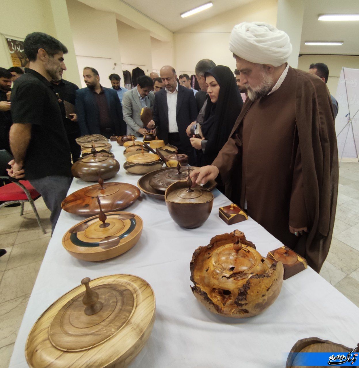 افتتاح نمایشگاه صنایع دستی هنرمندان نکایی در هفته دولت