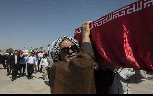 قلب هایی که زیر آب برای ایران تپیدند؛زیر خاک پای وطن ایستادند... قلب هایی که زیر آب برای ایران تپیدند؛زیر خاک پای وطن ایستادند...