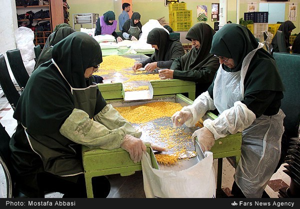 گزارش تصویری/ طبخ افطار در آشپزخانه رضوی گزارش تصویری/ طبخ افطار در آشپزخانه رضوی