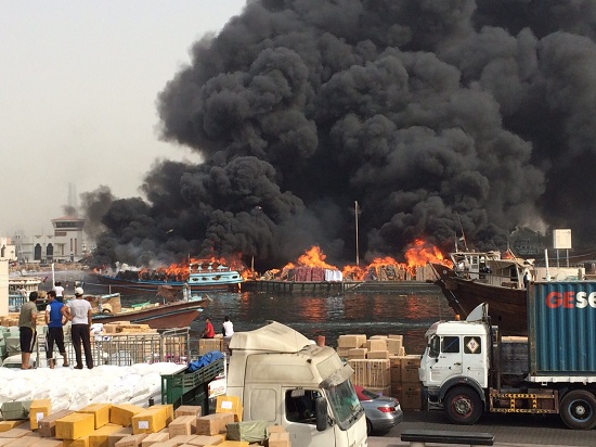 آتش سوزی لنج بوشهری در اسکله دبی آتش سوزی لنج بوشهری در اسکله دبی