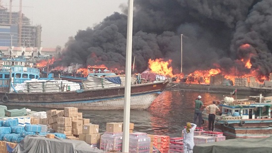 آتش سوزی لنج بوشهری در اسکله دبی آتش سوزی لنج بوشهری در اسکله دبی