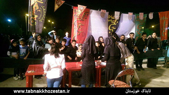 نذر کتاب در مراسمات عزاداری اهواز + تصاویر نذر کتاب در مراسمات عزاداری اهواز + تصاویر