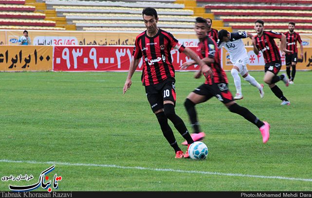 شکست فرهاد کاظمی و سیاهجامگان در خانه شکست فرهاد کاظمی و سیاهجامگان در خانه