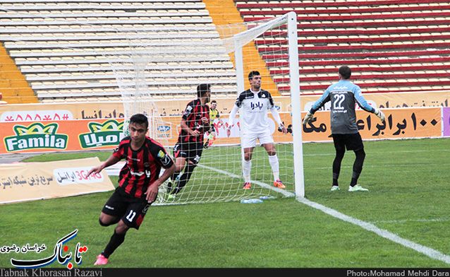 شکست فرهاد کاظمی و سیاهجامگان در خانه شکست فرهاد کاظمی و سیاهجامگان در خانه