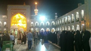 توقف طرح تشکیل صف برای زیارت ضریح امام رضا(ع) توقف طرح تشکیل صف برای زیارت ضریح امام رضا(ع)