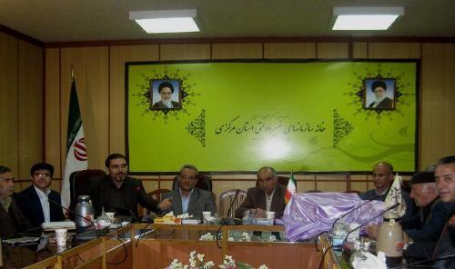 از کتاب بانک جامع اطلاعات سمن های استان مرکزی رونمایی شد از کتاب بانک جامع اطلاعات سمن های استان مرکزی رونمایی شد