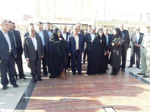 حضور مدیرعامل ایرالکو در خط مقدم استقبال از خانم ابتکار باعث تاسف بود حضور مدیرعامل ایرالکو در خط مقدم استقبال از خانم ابتکار باعث تاسف بود