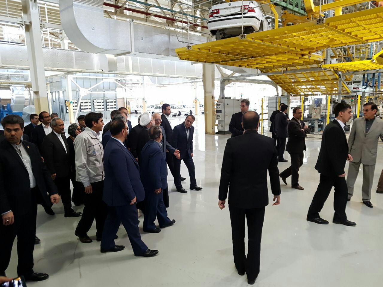 طرح توسعه خط رنگ و بدنه با حضور رئیسجمهور کلنگ زنی شد طرح توسعه خط رنگ و بدنه با حضور رئیسجمهور کلنگ زنی شد