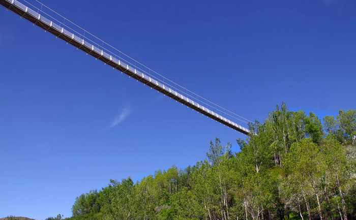 بی‌نظیرترین پل معلق خاورمیانه در اردبیل