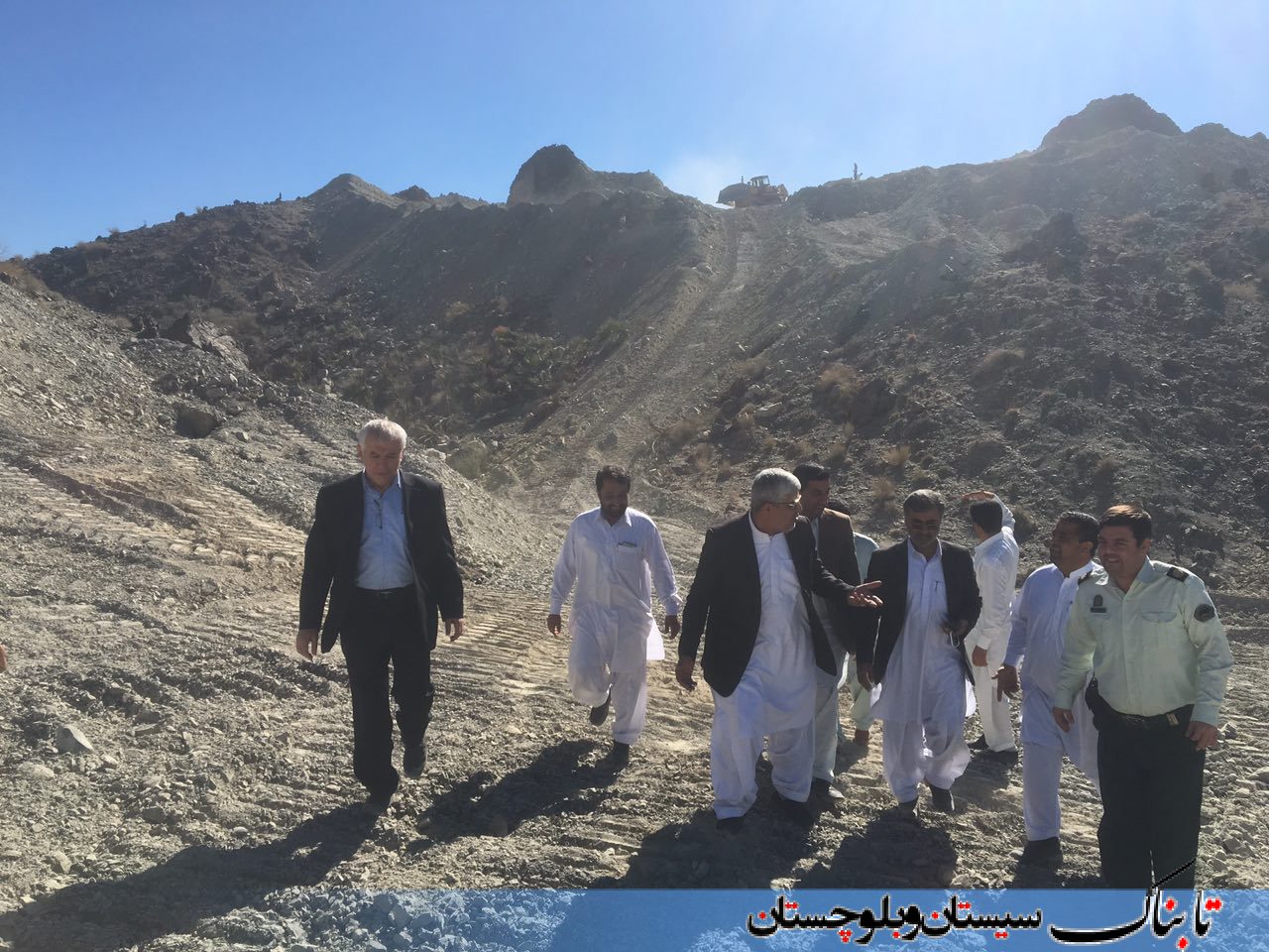 گزارش تصویری: بازدید فرماندار سرباز از خط لوله گاز در حال احداث ایرانشهر به چابهار گزارش تصویری: بازدید فرماندار سرباز از خط لوله گاز در حال احداث ایرانشهر به چابهار