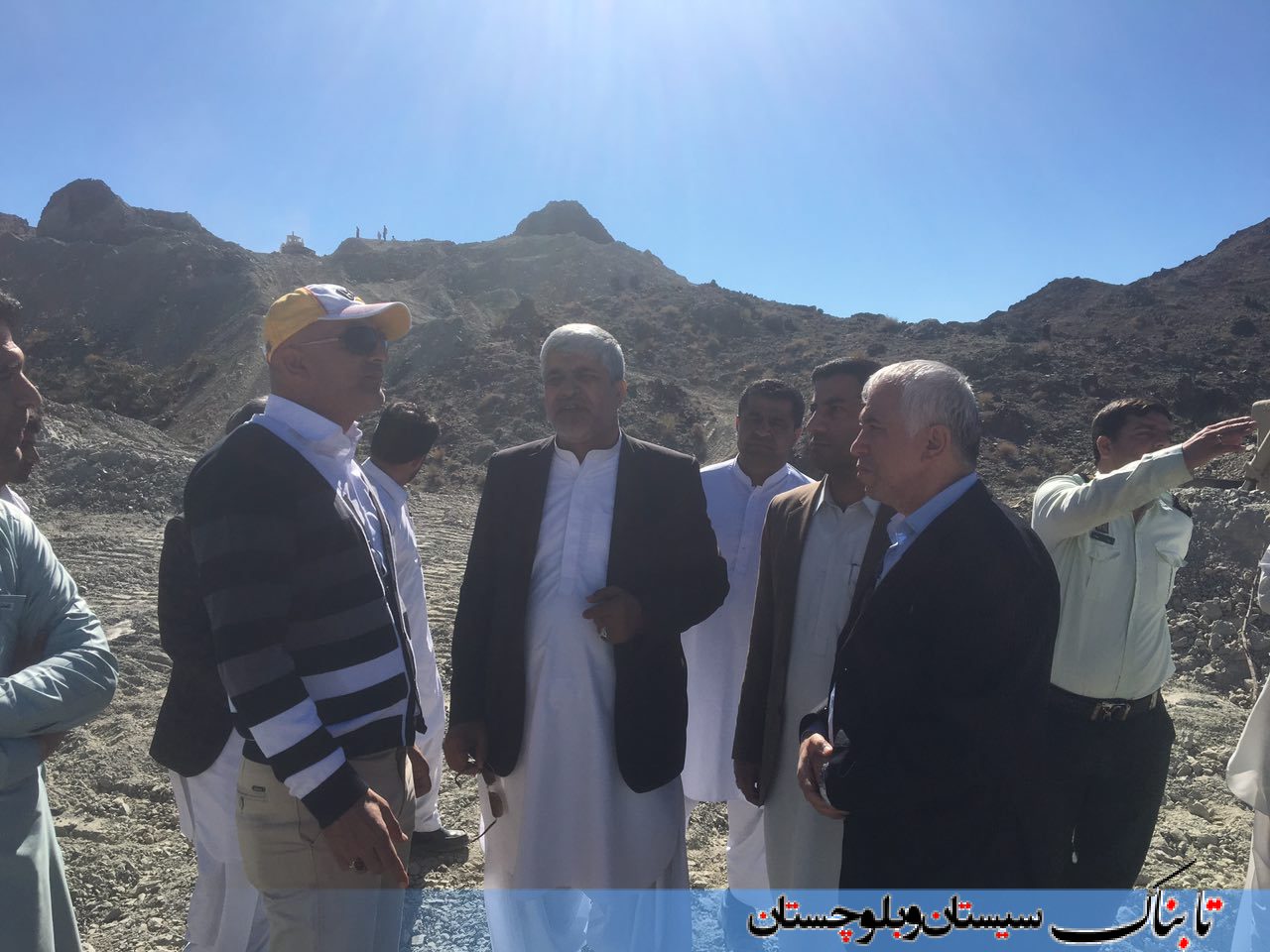 گزارش تصویری: بازدید فرماندار سرباز از خط لوله گاز در حال احداث ایرانشهر به چابهار گزارش تصویری: بازدید فرماندار سرباز از خط لوله گاز در حال احداث ایرانشهر به چابهار