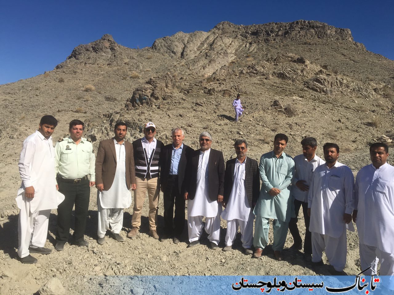 گزارش تصویری: بازدید فرماندار سرباز از خط لوله گاز در حال احداث ایرانشهر به چابهار گزارش تصویری: بازدید فرماندار سرباز از خط لوله گاز در حال احداث ایرانشهر به چابهار