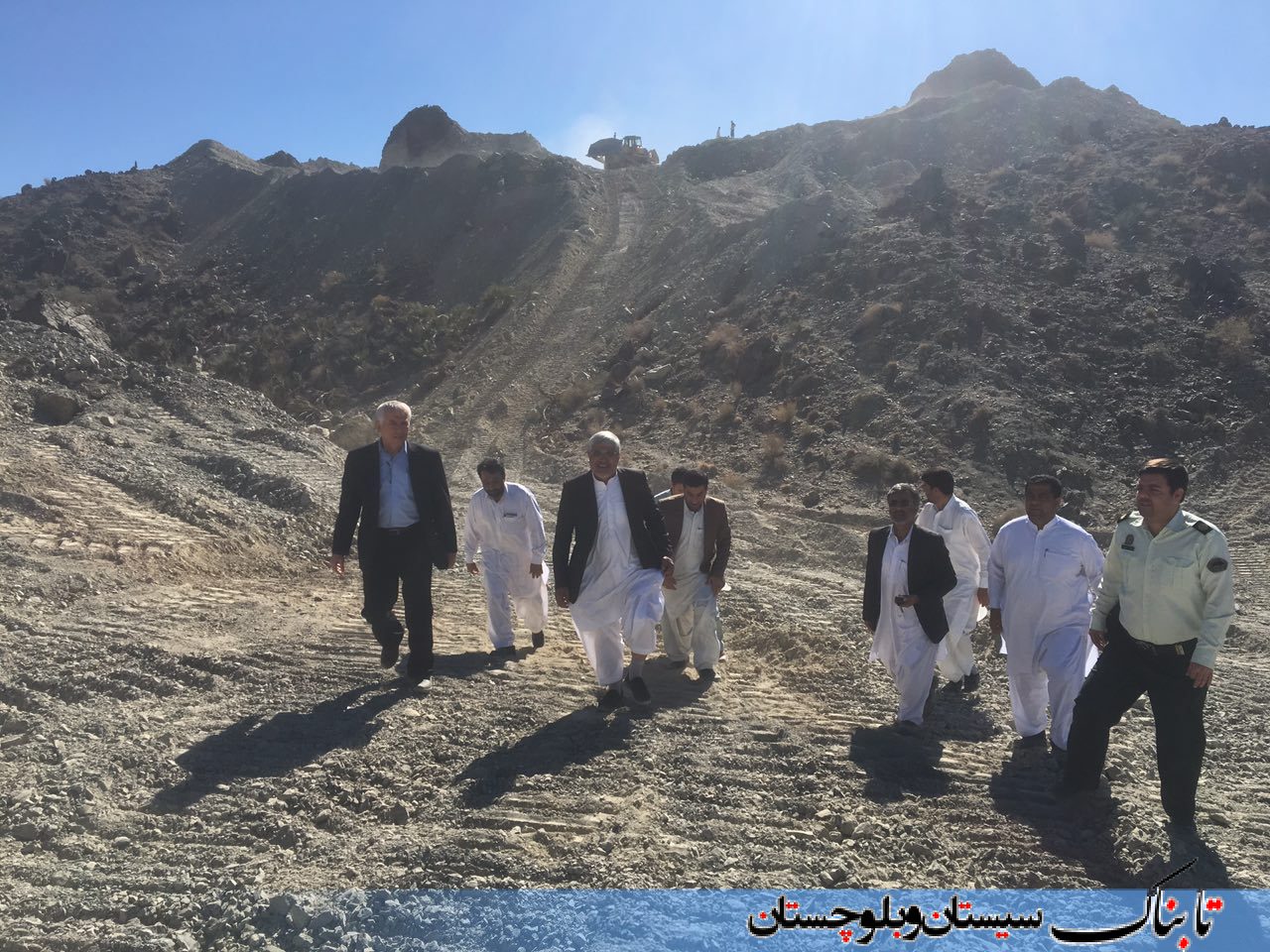 گزارش تصویری: بازدید فرماندار سرباز از خط لوله گاز در حال احداث ایرانشهر به چابهار گزارش تصویری: بازدید فرماندار سرباز از خط لوله گاز در حال احداث ایرانشهر به چابهار