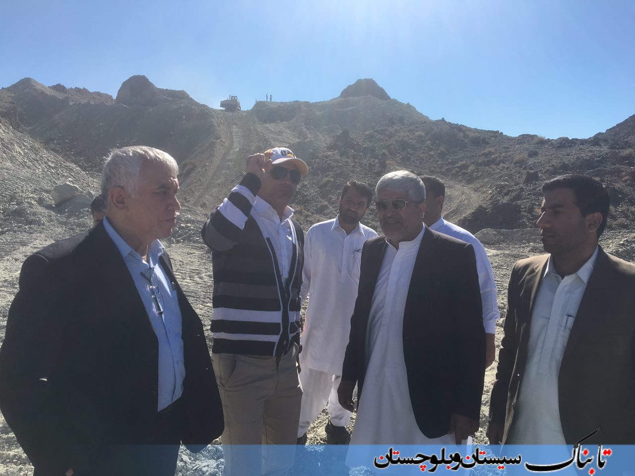 گزارش تصویری: بازدید فرماندار سرباز از خط لوله گاز در حال احداث ایرانشهر به چابهار گزارش تصویری: بازدید فرماندار سرباز از خط لوله گاز در حال احداث ایرانشهر به چابهار