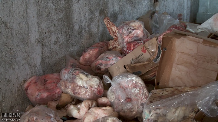 سردخانه پلمپ و یک و نیم تن گوشت ناسالم معدوم شد سردخانه پلمپ و یک و نیم تن گوشت ناسالم معدوم شد