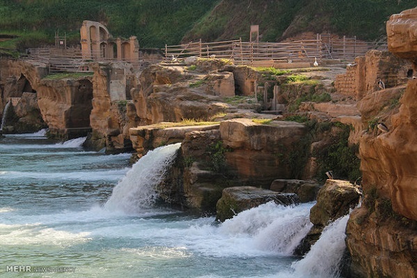 دیواره سازه آبی شوشتر در معرض خطر است دیواره سازه آبی شوشتر در معرض خطر است
