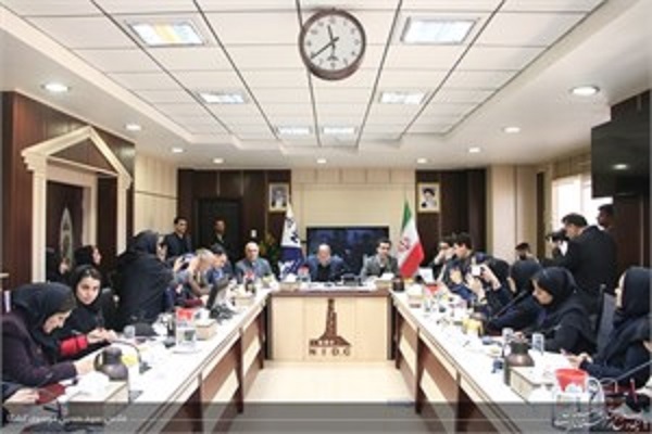 مدیر روابط عمومی و امور بین الملل : با اقدامات انجام شده متوسط قطعی برق از 1000 دقیقه در سال 95 به 300 دقیقه در سال 97 کاهش یافت مدیر روابط عمومی و امور بین الملل : با اقدامات انجام شده متوسط قطعی برق از 1000 دقیقه در سال 95 به 300 دقیقه در سال 97 کاهش یافت