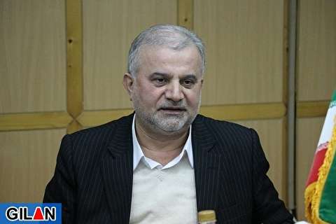 سهم کسانی که زور، پول، رسانه و مخالف روحانی هستند و جریانی را علیه دولت در عرض نیم ساعت راه می اندازند در معضلات و مشکلات کشور چقدر است و سهم دولت روحانی چقدر است!؟ / انتظار این است که رییس جمهور با ملت شفاف صحبت کند که متاسفانه نمیکند! / در حوزه مدیریت سیاسی، کسانی باید وارد این حوزه شوند که ۱۰۰ درصد اعتقاد به دولت داشته باشند که خوشبختانه استاندار گیلان از جمله افرادی است که همسو و موافق با سیاست های دولت است سهم کسانی که زور، پول، رسانه و مخالف روحانی هستند و جریانی را علیه دولت در عرض نیم ساعت راه می اندازند در معضلات و مشکلات کشور چقدر است و سهم دولت روحانی چقدر است!؟ / انتظار این است که رییس جمهور با ملت شفاف صحبت کند که متاسفانه نمیکند! / در حوزه مدیریت سیاسی، کسانی باید وارد این حوزه شوند که ۱۰۰ درصد اعتقاد به دولت داشته باشند که خوشبختانه استاندار گیلان از جمله افرادی است که همسو و موافق با سیاست های دولت است