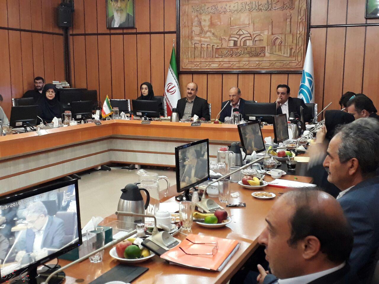 اعضای شورای شهر خواستار تجهیزات لازم برای آتش نشان های قزوینی شدند اعضای شورای شهر خواستار تجهیزات لازم برای آتش نشان های قزوینی شدند