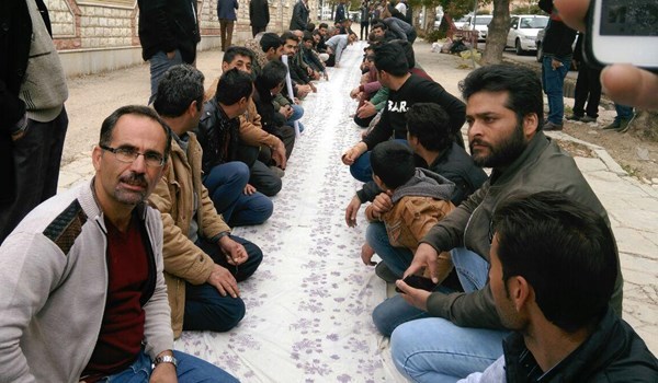 پهن شدن سفره خالی جلوی استانداری / آیا آتش سوزی جمعه بازار یاسوج عمدی بود ؟ پهن شدن سفره خالی جلوی استانداری / آیا آتش سوزی جمعه بازار یاسوج عمدی بود ؟