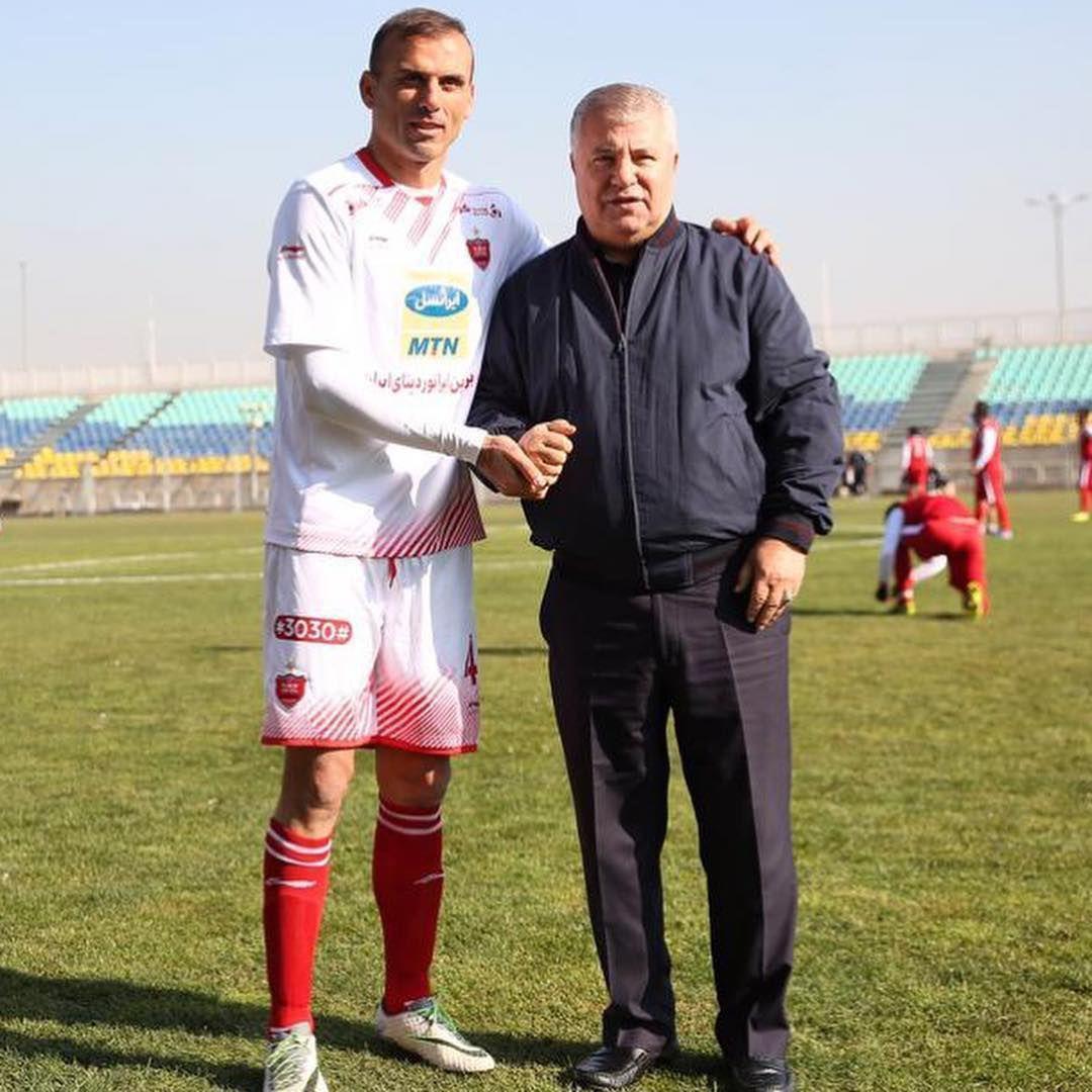 علی پروین بالاخره به بازیکن محبوبش رسید +عکس علی پروین بالاخره به بازیکن محبوبش رسید +عکس