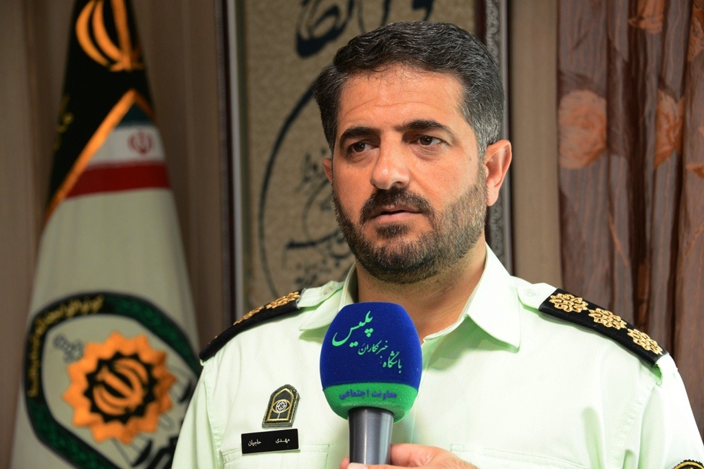 کار ماموران انتظامی و پلیس آگاهی بوئین زهرا قرار گرفت کار ماموران انتظامی و پلیس آگاهی بوئین زهرا قرار گرفت