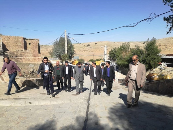 بازدید معاون استاندار و مدیر کل مدیریت بحران استان  از روند بازسازی و نوسازی منازل آسیب دیده از زلزله در منطقه گلگیر مسجد سلیمان