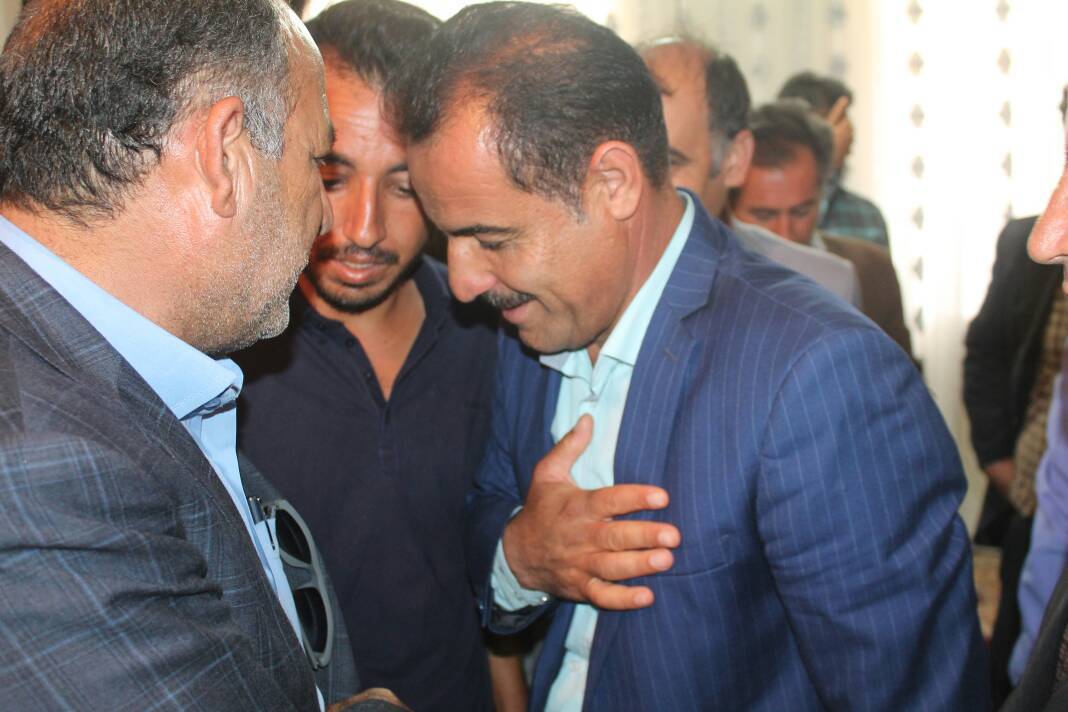 گاف های عجیب شهردار چرام در یک مصاحبه ! / آقای نوری ، روی اسب مرده شرط بندی نمی کنند! گاف های عجیب شهردار چرام در یک مصاحبه ! / آقای نوری ، روی اسب مرده شرط بندی نمی کنند!