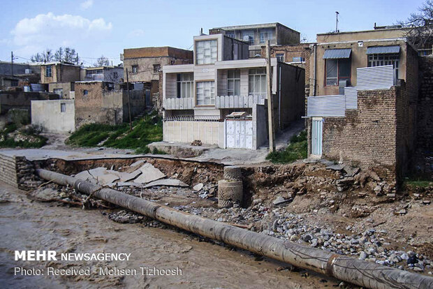 پرونده ۶۳۰ واحد خسارت&zwnj;دیده از سیل در خرم&zwnj;آباد به بانک ارسال شد