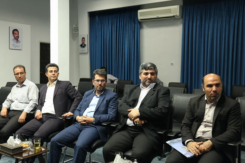 با به کارگیری جوانان شاهد خلاقیت و شتاب در کارها خواهیم بود با به کارگیری جوانان شاهد خلاقیت و شتاب در کارها خواهیم بود