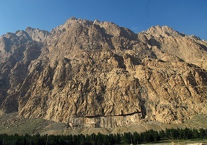 بیستون یکی از گذرگاههای مهم در مسیر راه کربلا است