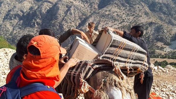 شادی هدیه کانون به کودکان مناطق محروم روستایی بخش سوسن شادی هدیه کانون به کودکان مناطق محروم روستایی بخش سوسن