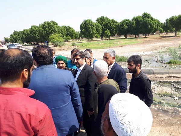 ادامه پیگیری های معضلات منطقه محروم کوی مدرس(خروسیه)در راستای دستورات رئیس کل دادگستری خوزستان/ مهلت ۴۸ ساعته دادستان اهواز به مدیران شهری در بازدید میدانی از منطقه خروسیه به همراه مدیرعامل شرکت آب و فاضلاب و شهردار اهواز ادامه پیگیری های معضلات منطقه محروم کوی مدرس(خروسیه)در راستای دستورات رئیس کل دادگستری خوزستان/ مهلت ۴۸ ساعته دادستان اهواز به مدیران شهری در بازدید میدانی از منطقه خروسیه به همراه مدیرعامل شرکت آب و فاضلاب و شهردار اهواز