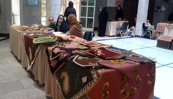 برپایی نمایشگاه صنایع دستی در اداره کل امور اقتصادی و دارایی استان قزوین برپایی نمایشگاه صنایع دستی در اداره کل امور اقتصادی و دارایی استان قزوین