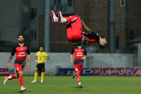 تیم نساجی اشک تیم سپاهان را در آورد