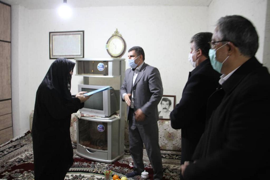 صبر و استقامت خانواده های معزز شهدا ستودنی است