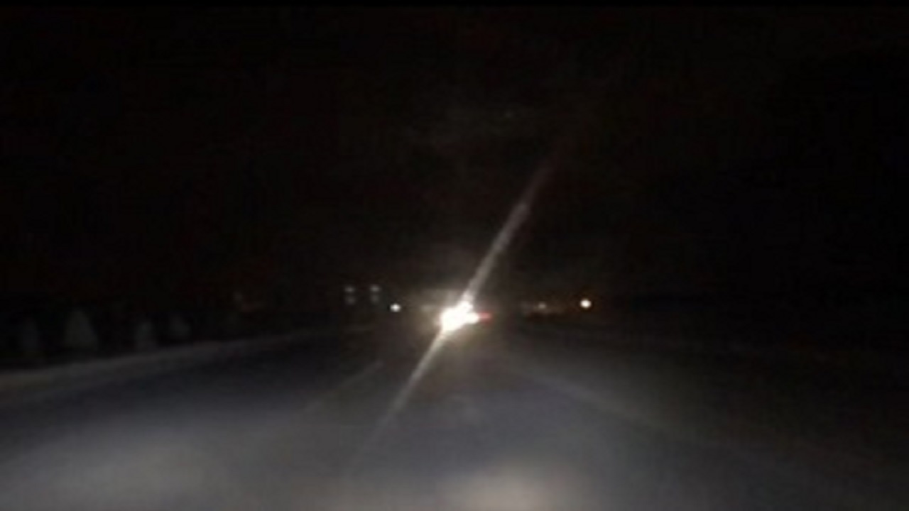 خاموشی چراغهای معابر در شب سلامت و امنیت مردم را به خطر میاندازد خاموشی چراغهای معابر در شب سلامت و امنیت مردم را به خطر میاندازد