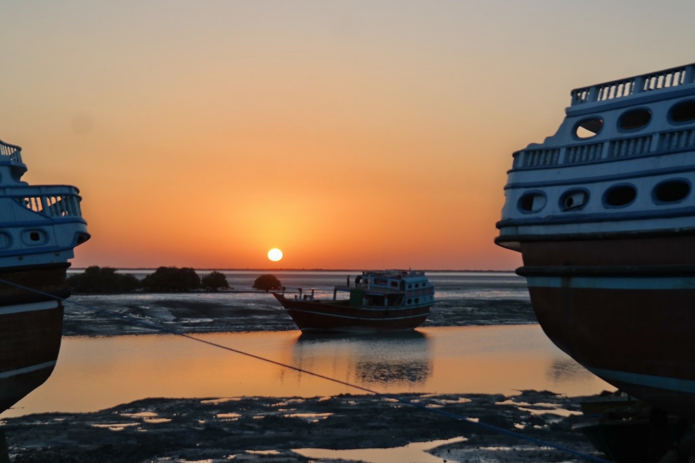 بهترین هتل های قشم با قیمت مناسب بهترین هتل های قشم با قیمت مناسب