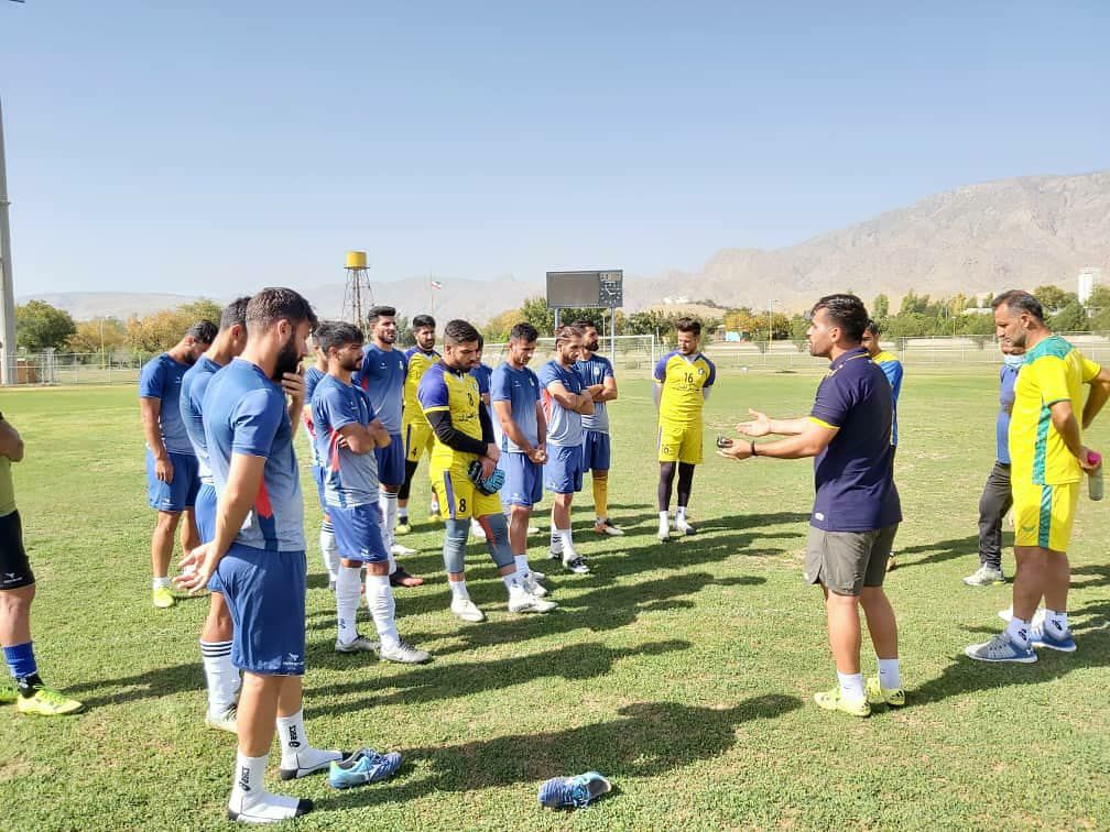 تنها دلخوشی جوانان گچساران را از آن ها نگیرید / نفت را از دست غول تهرانی نجات دهید ! تنها دلخوشی جوانان گچساران را از آن ها نگیرید / نفت را از دست غول تهرانی نجات دهید !