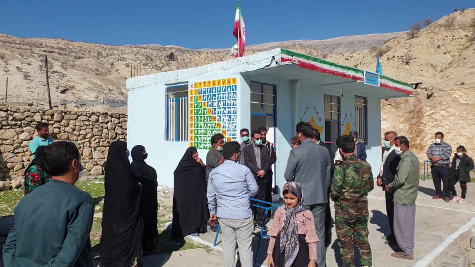 یک کار جهادی ناب در روستای محروم از امکانات توسط معلمان جوان لنده+تصاویر یک کار جهادی ناب در روستای محروم از امکانات توسط معلمان جوان لنده+تصاویر
