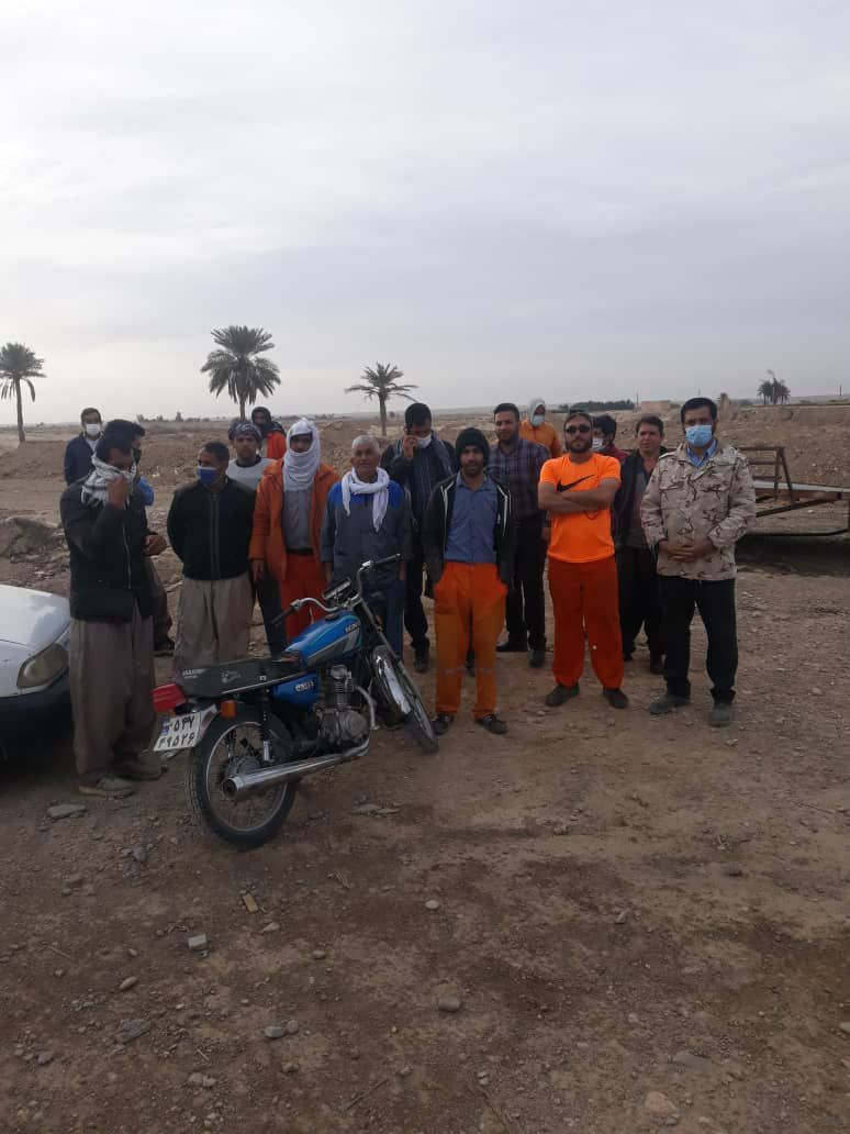 مطالبه کارگران شهرداری مهران در گروگان سیاسیون طالب قدرت/مهران را در یابید ! مطالبه کارگران شهرداری مهران در گروگان سیاسیون طالب قدرت/مهران را در یابید !