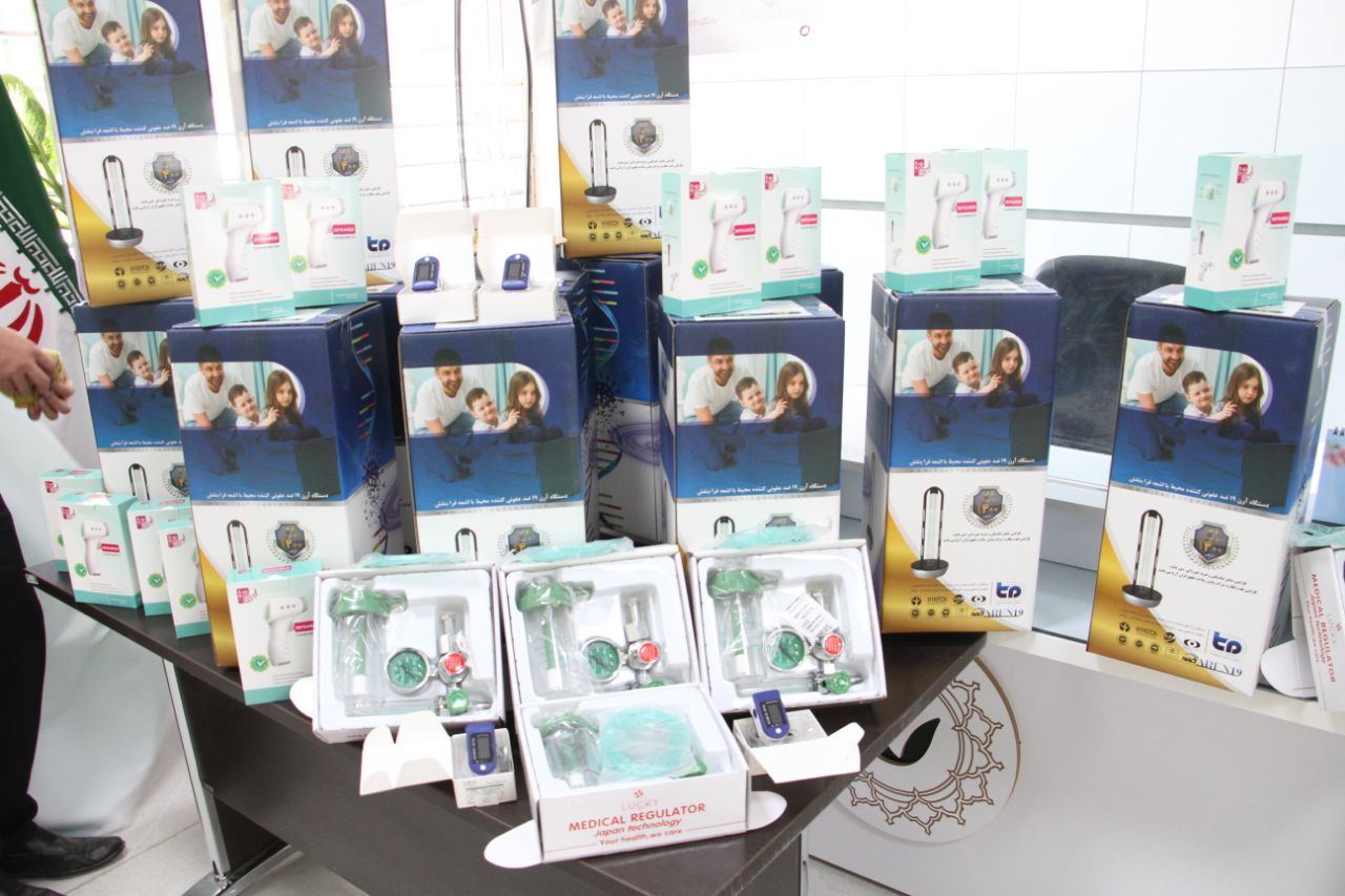 بانک مهر ایران ۳۸۶ قلم تجهیزات پزشکی به کردستان اهدا کرد