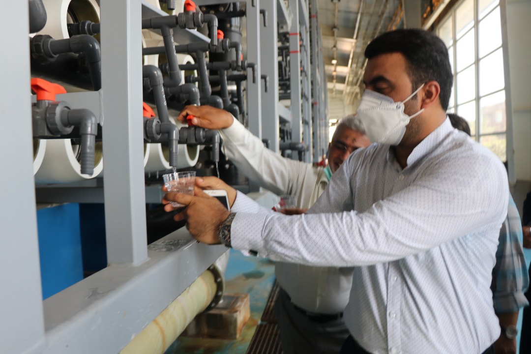 اعضای شورا با مطالبه گری فرایند انتقال پساب به صنایع غرب را تسهیل کنند/ آب شیرین کن یکصد هزار مترمکعبی منبع پایدار تامین آب بندرعباس است+عکس اعضای شورا با مطالبه گری فرایند انتقال پساب به صنایع غرب را تسهیل کنند/ آب شیرین کن یکصد هزار مترمکعبی منبع پایدار تامین آب بندرعباس است+عکس