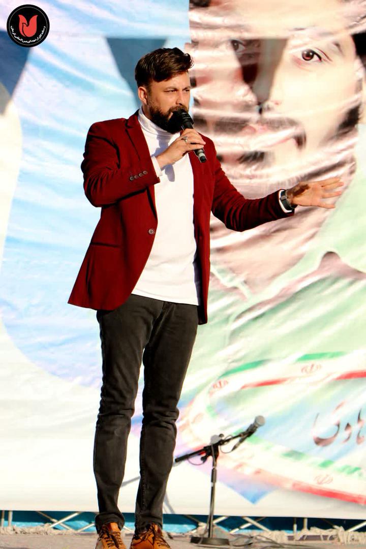 تاج بندگی حامی ندارد