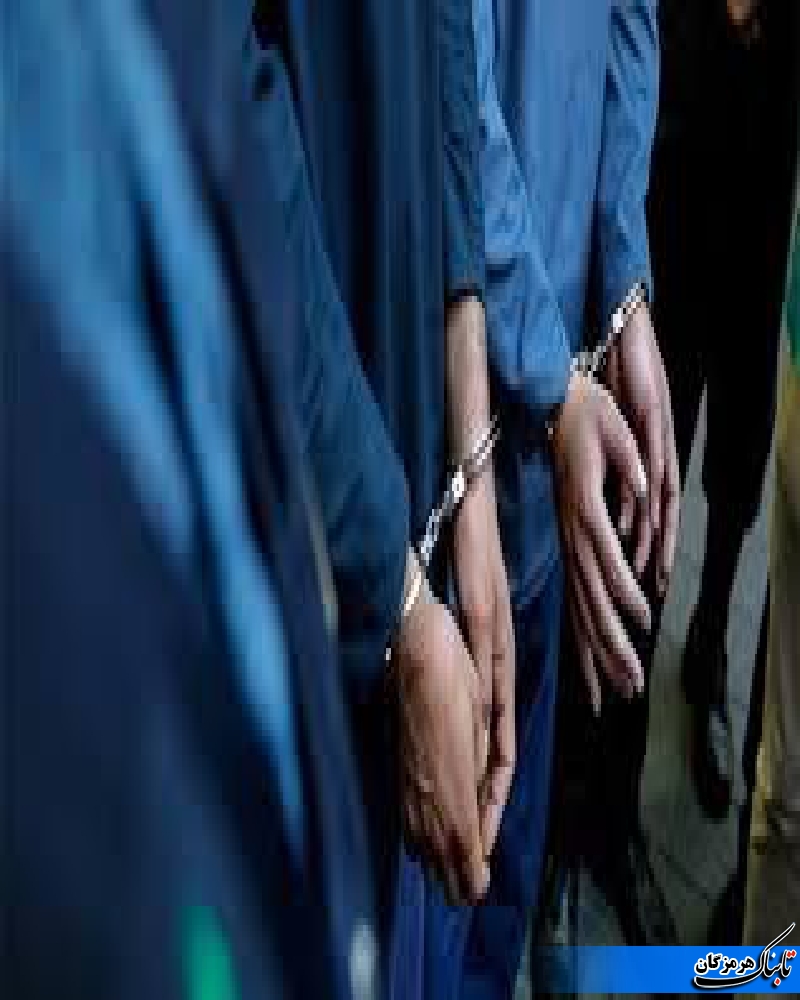 در راستای دستگیری تعداد زیادی از سارقان منطقه/بسیجیان و حافظان امنیت بخش رودخانه بر رودان تجلیل شدند در راستای دستگیری تعداد زیادی از سارقان منطقه/بسیجیان و حافظان امنیت بخش رودخانه بر رودان تجلیل شدند