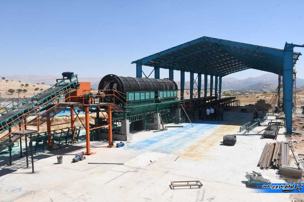 از بی برنامگی های سی ساله تا افتتاح سی روزه / خبر خوش شهردار / طنز تلخ : دستگاه هایی که به دنبال آسفالت نرم می گردند ! + فیلم