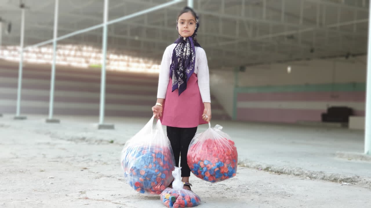درس زیست محیطی درسای ۶ ساله و استقبال گروه جهادی اولین ها از کار او+تصاویر درس زیست محیطی درسای ۶ ساله و استقبال گروه جهادی اولین ها از کار او+تصاویر