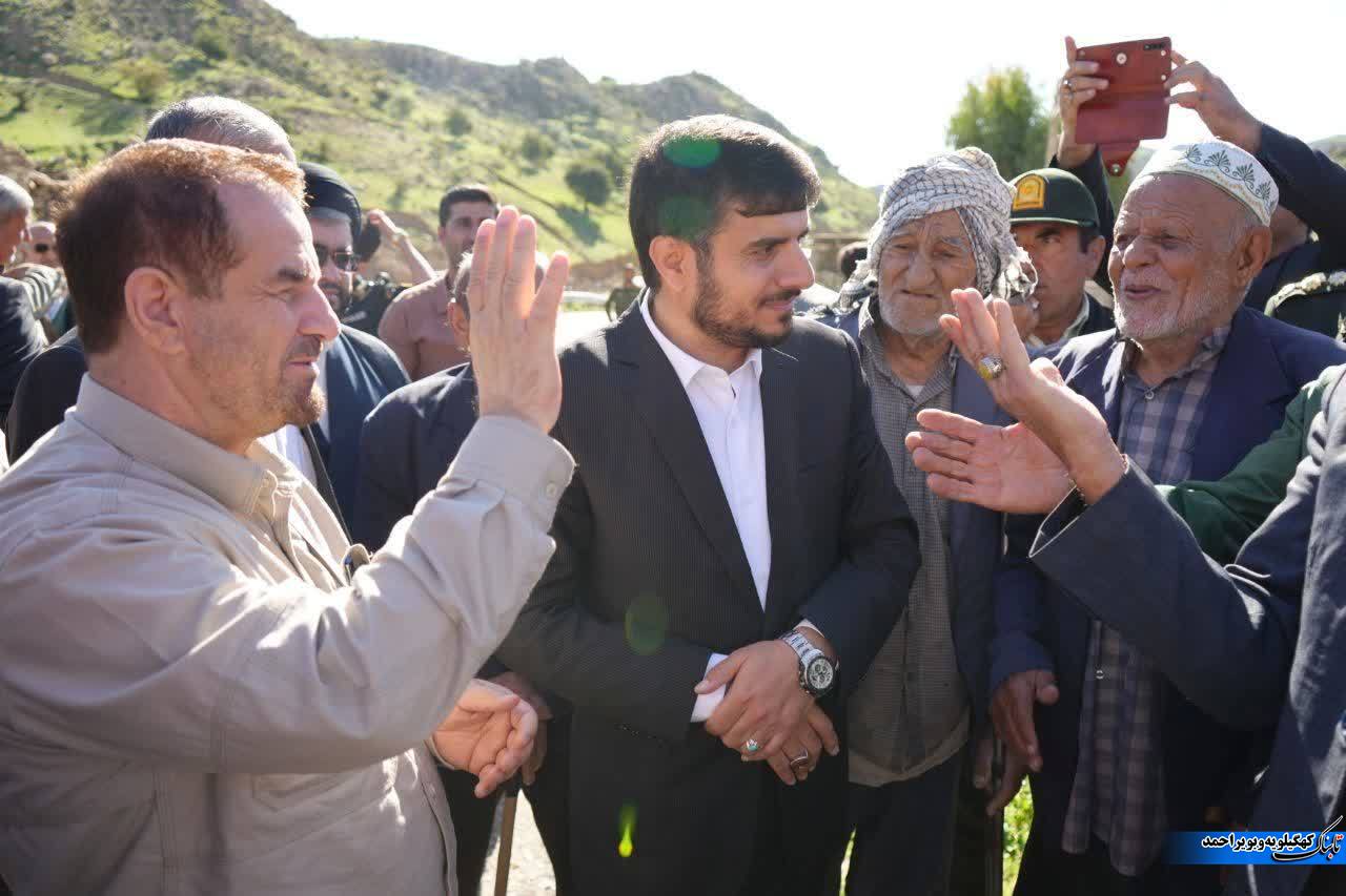 حضور استاندار و فرمانده سپاه فتح در یادواره شهدای لنده/کلنگ زنی فاز دوم لنده-دهدشت، پاتاوه و جاده روستایی عشایری گرده کلات/ احمد زاده قول داد موگرمون گاز دار شود/پروژه ساماندهی رودخانه جن آغاز شد و ایستگاه پمپاژ دشت بن تزریق اعتبار گردید+تصاویر حضور استاندار و فرمانده سپاه فتح در یادواره شهدای لنده/کلنگ زنی فاز دوم لنده-دهدشت، پاتاوه و جاده روستایی عشایری گرده کلات/ احمد زاده قول داد موگرمون گاز دار شود/پروژه ساماندهی رودخانه جن آغاز شد و ایستگاه پمپاژ دشت بن تزریق اعتبار گردید+تصاویر