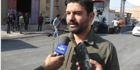 بازدید شهردار از عملیات آسفالت ۲۰ متری سده و بهمن ٣٧1